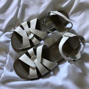 Saltwater sandals white junior size 4 women’s 6.5